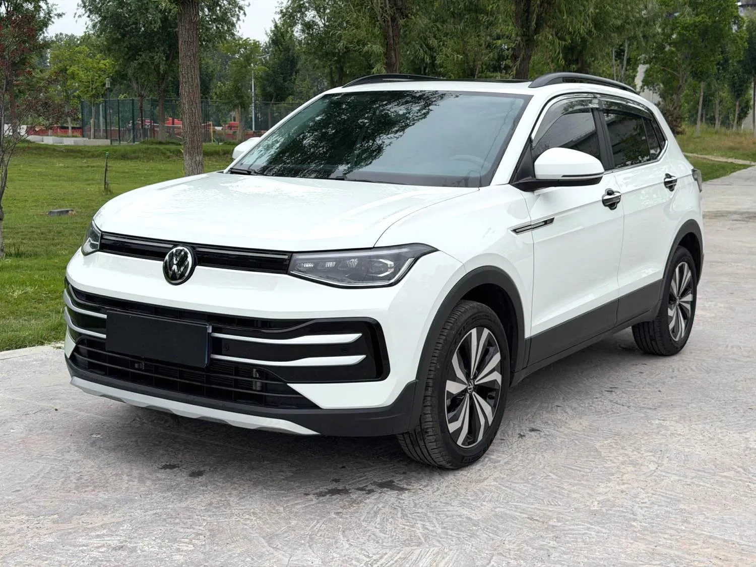 Volkswagen Tharu