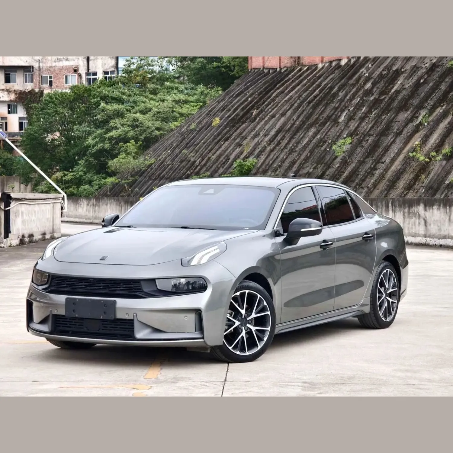 Lynk & Co 03